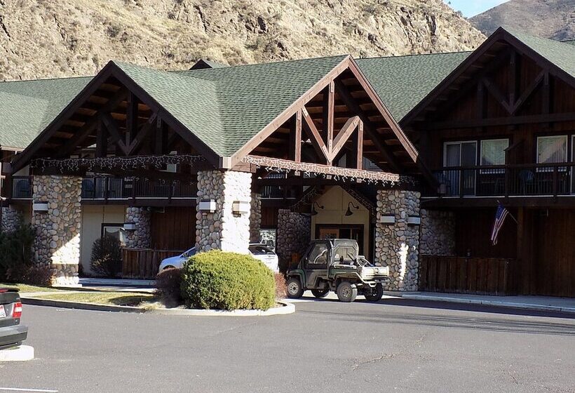 ホテル Salmon Rapids Lodge