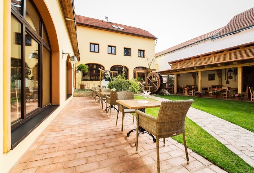 Fotos del hotel Selsky Dvur  Bohemian Village Courtyard:  3