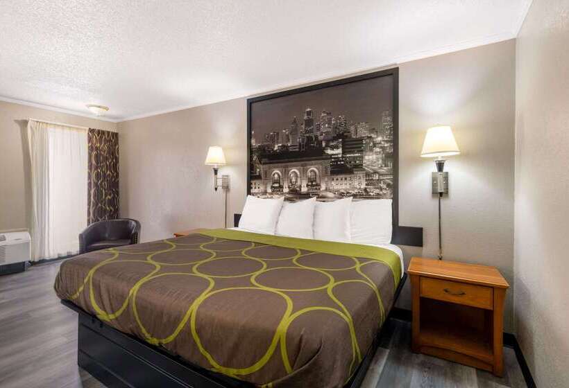 هتل Super 8 By Wyndham Kansas City Airport North