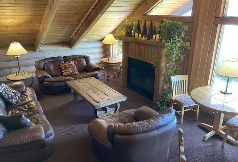 Отель The Boulder Creek Lodge