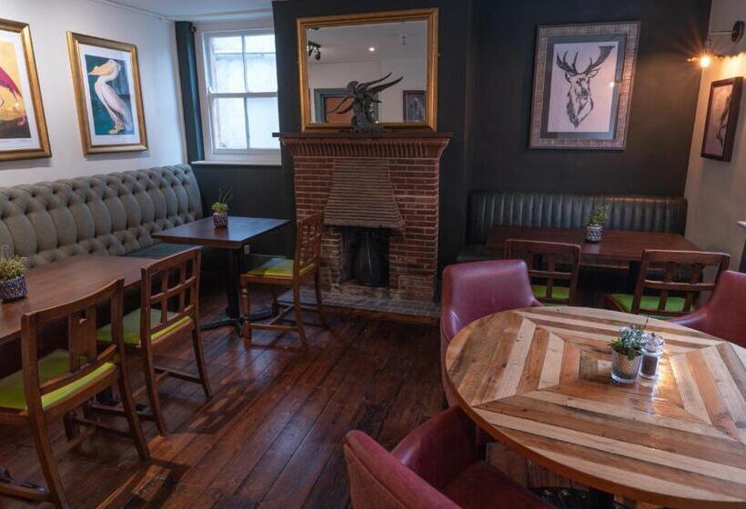 בית מלון כפרי White Hart Inn