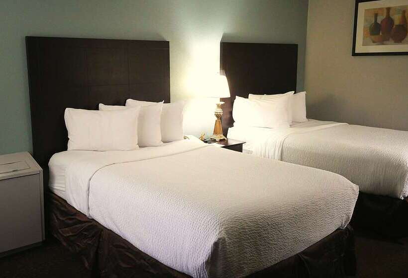 هتل Wyndham Garden Detroit Metro Airport