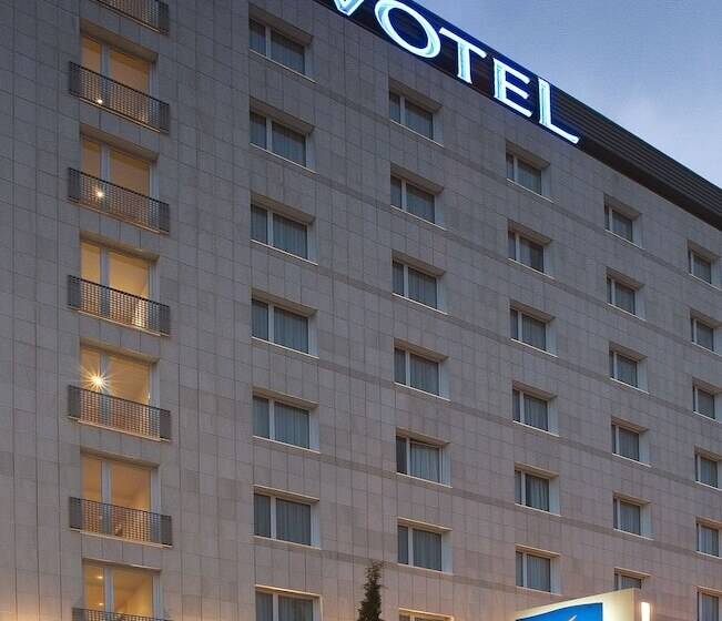 هتل Ibis Styles Barcelona Sant Joan Despi