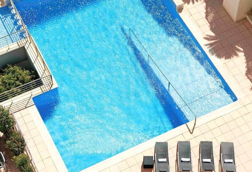هتل Ibis Styles Barcelona Sant Joan Despi