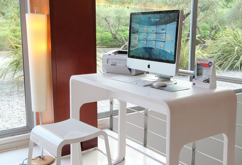هتل Ibis Styles Barcelona Sant Joan Despi