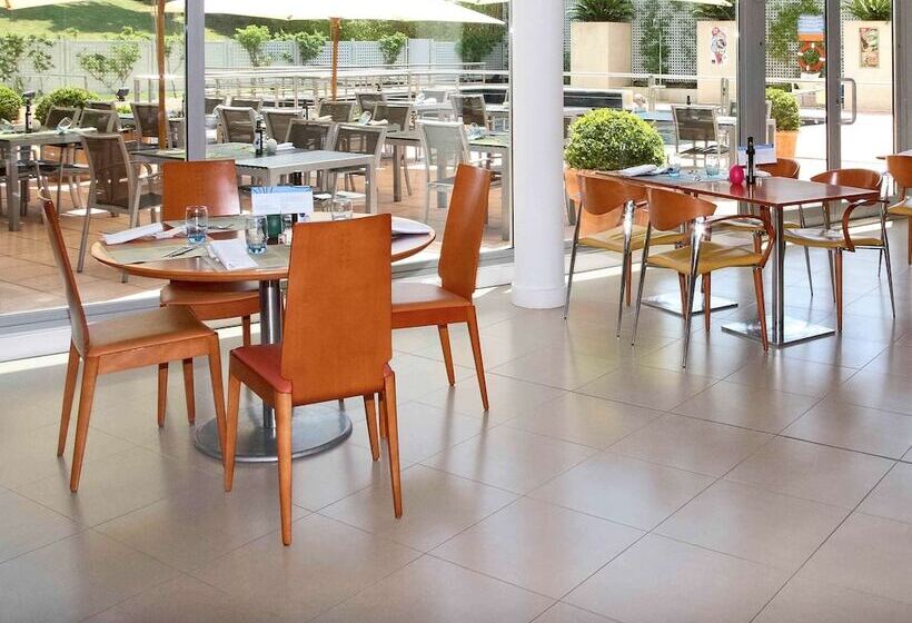 هتل Ibis Styles Barcelona Sant Joan Despi