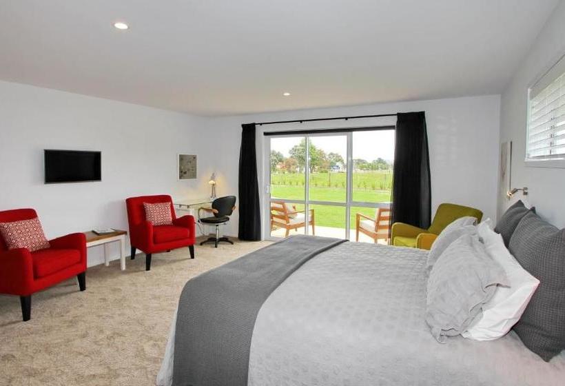 مبيت وإفطار Aotea Boutique Accommodation