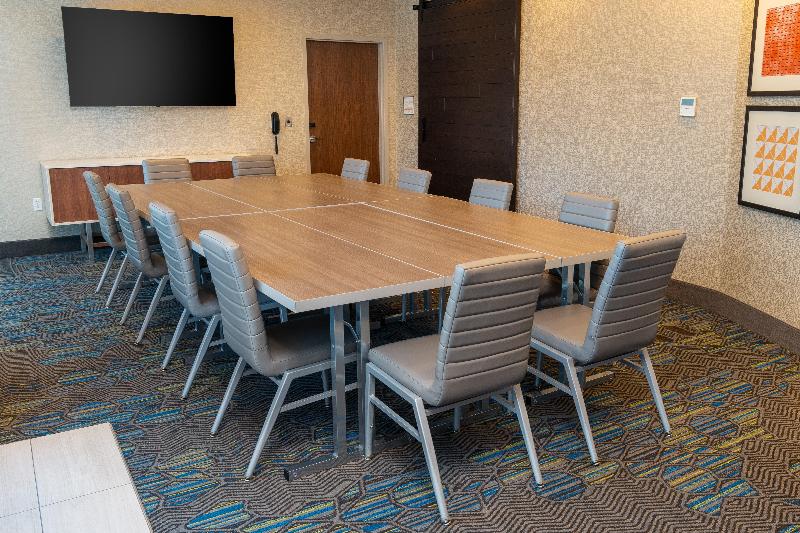 هتل Holiday Inn Express & Suites   Las Vegas   E Tropicana, An Ihg