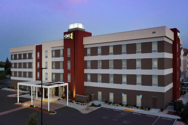 هتل Home2 Suites By Hilton Clovis Fresno Airport