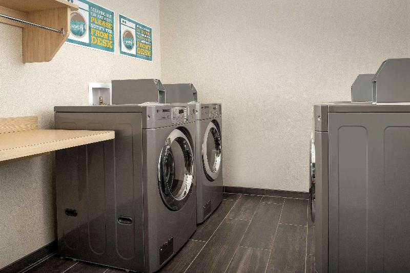 هتل Home2 Suites By Hilton Clovis Fresno Airport