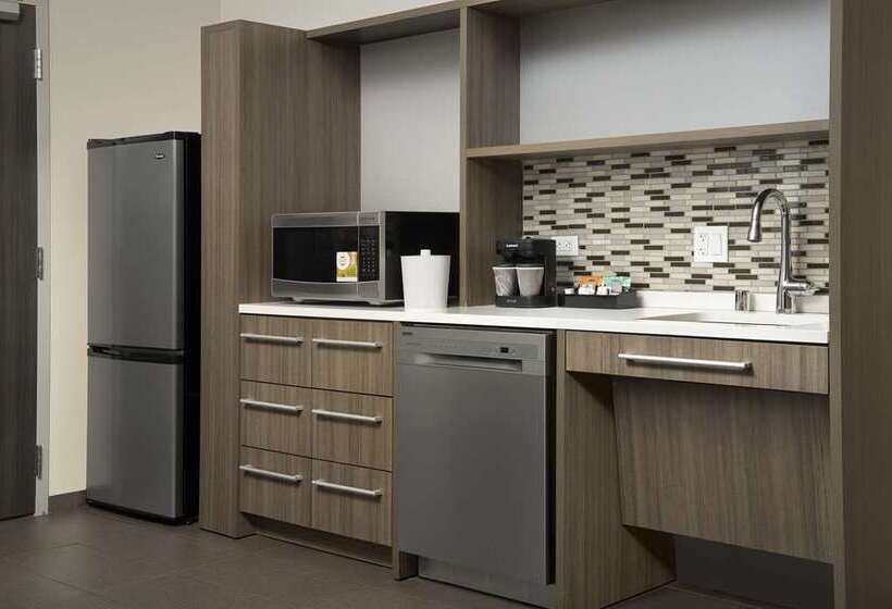 هتل Home2 Suites By Hilton Clovis Fresno Airport