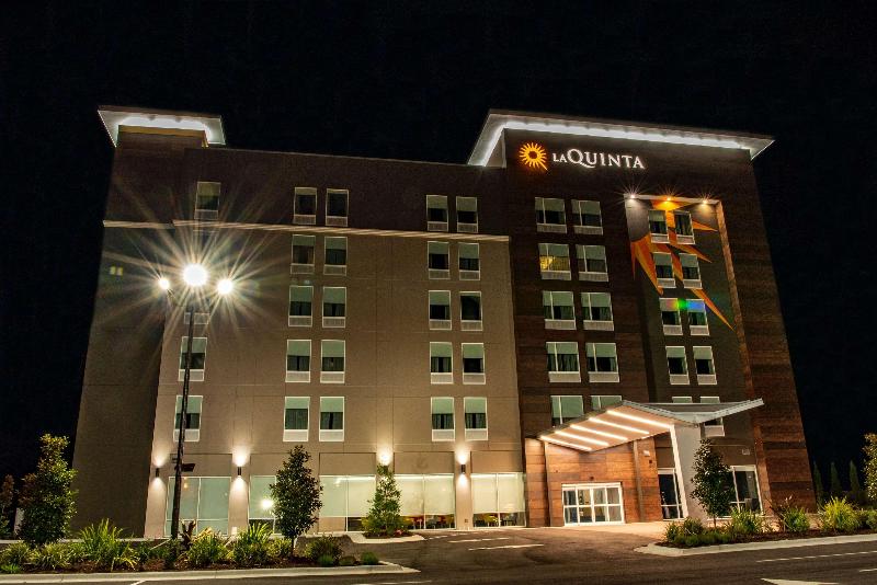 هتل La Quinta Inn & Suites By Wyndham Lake City