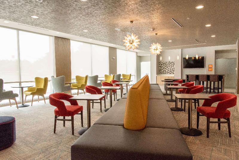 هتل La Quinta Inn & Suites By Wyndham Lake City