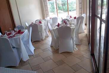 هتل Zenith  Lodge