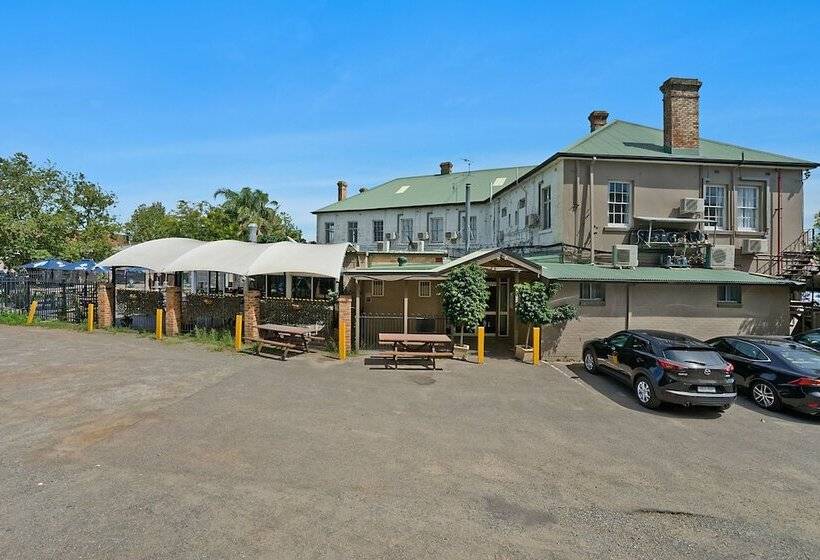 Мотель Imperial Hotel Singleton