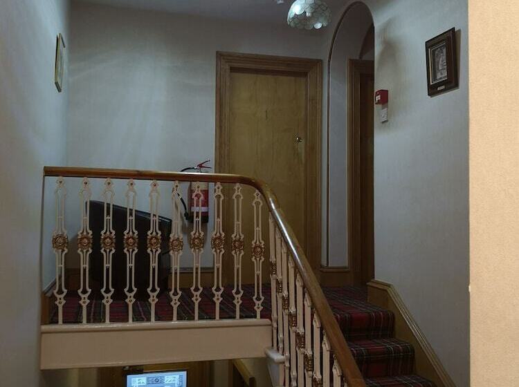 پانسیون Granville Guest House