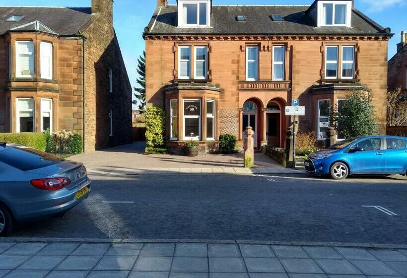 پانسیون Lindean Guest House