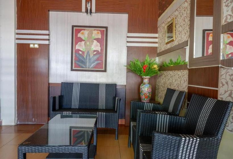 펜션 Reddoorz Near Pantai Labombo