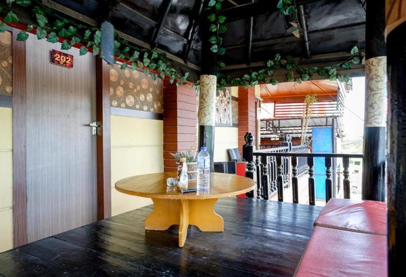 پانسیون Reddoorz Near Pantai Labombo