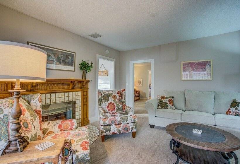 5brmonument Historic Charmminutes To Hiking