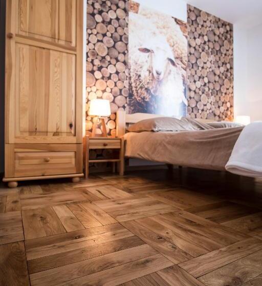 تختخواب و صبحانه Gronik