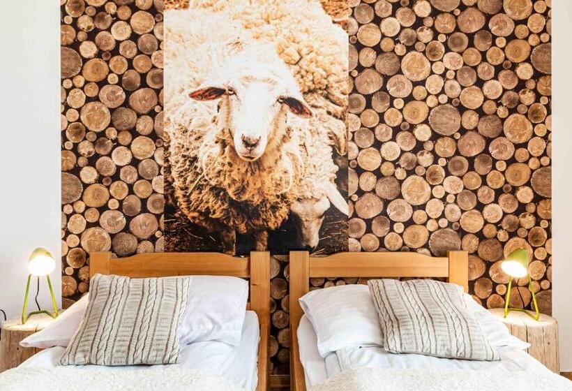 تختخواب و صبحانه Gronik