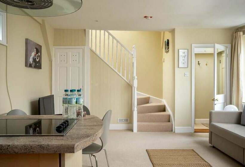 Bibury Cottage