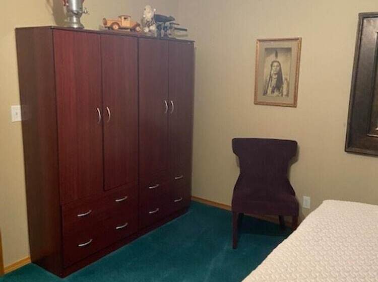 פונדק The Electric Bungalow