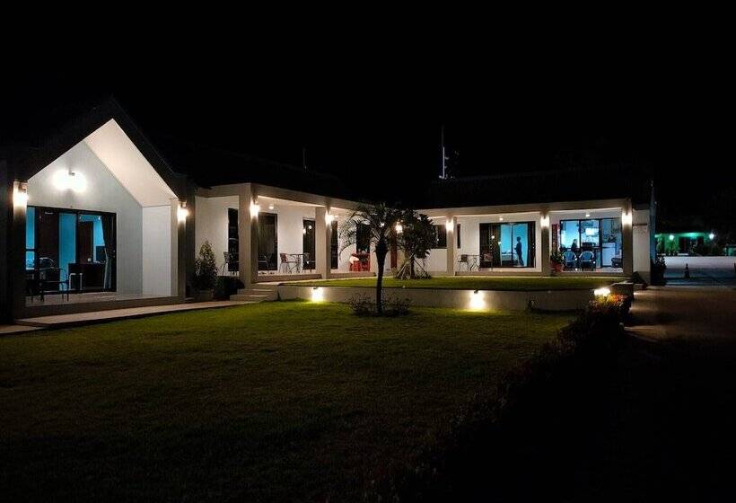 هتل Cc Beach Resort