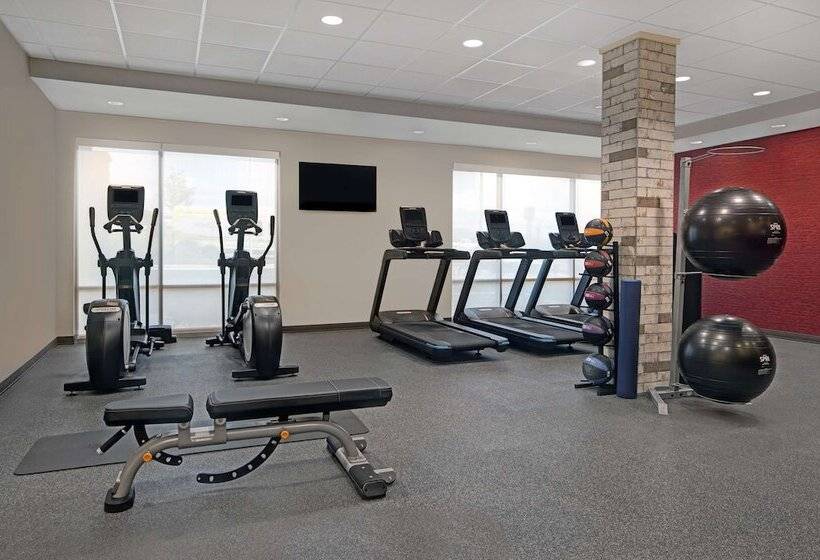 בית מלון כפרי Home2 Suites Asheville Airport