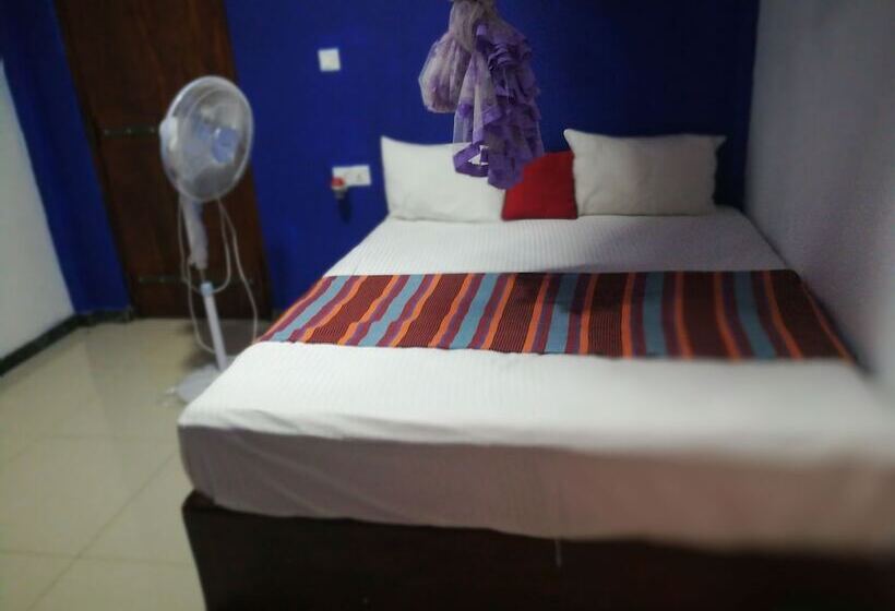 هتل Tiny Holiday Resort