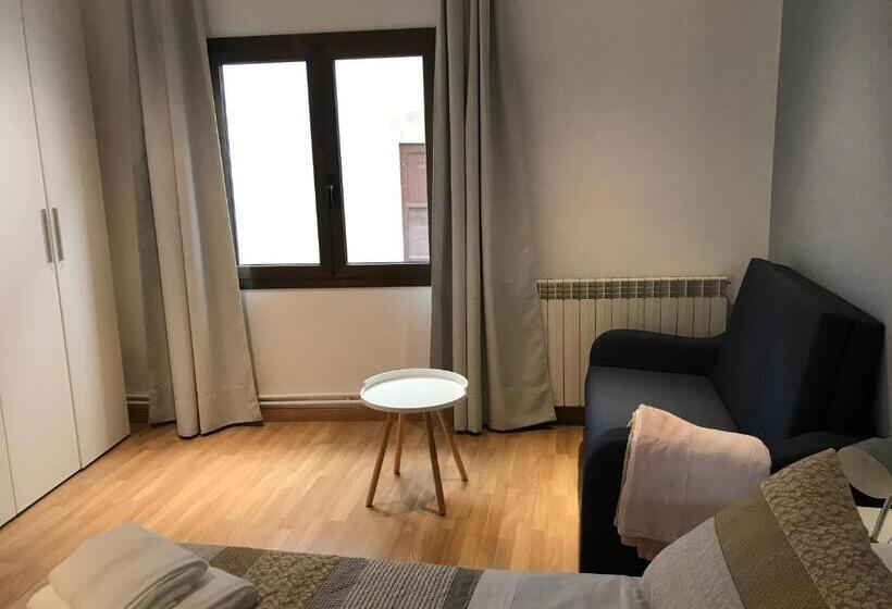 پانسیون Hostal Casiano Camarasa