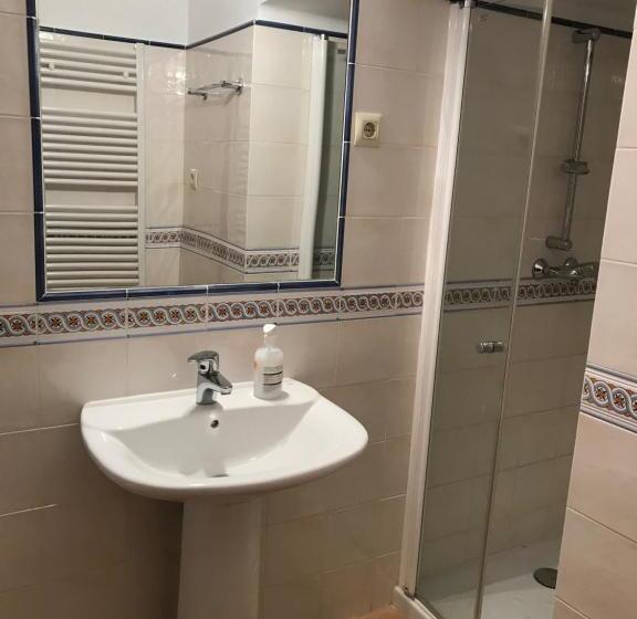 پانسیون Hostal Casiano Camarasa