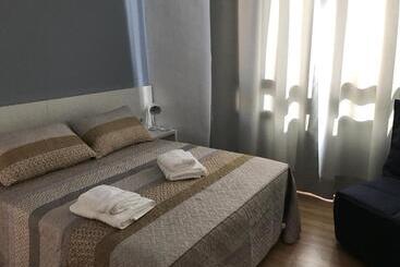 پانسیون Hostal Casiano Camarasa