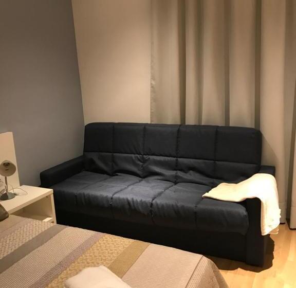 پانسیون Hostal Casiano Camarasa