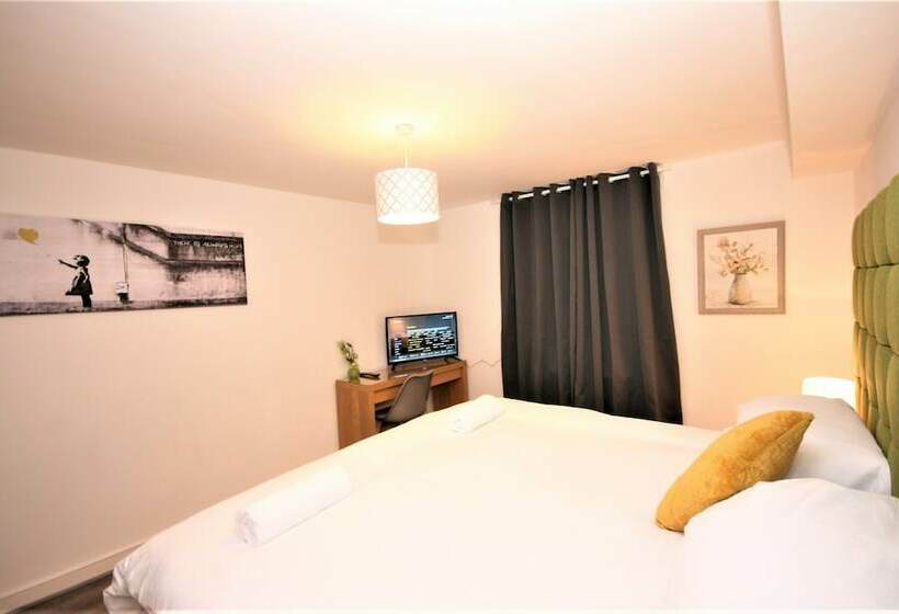 פנסיון Parfett Guest House