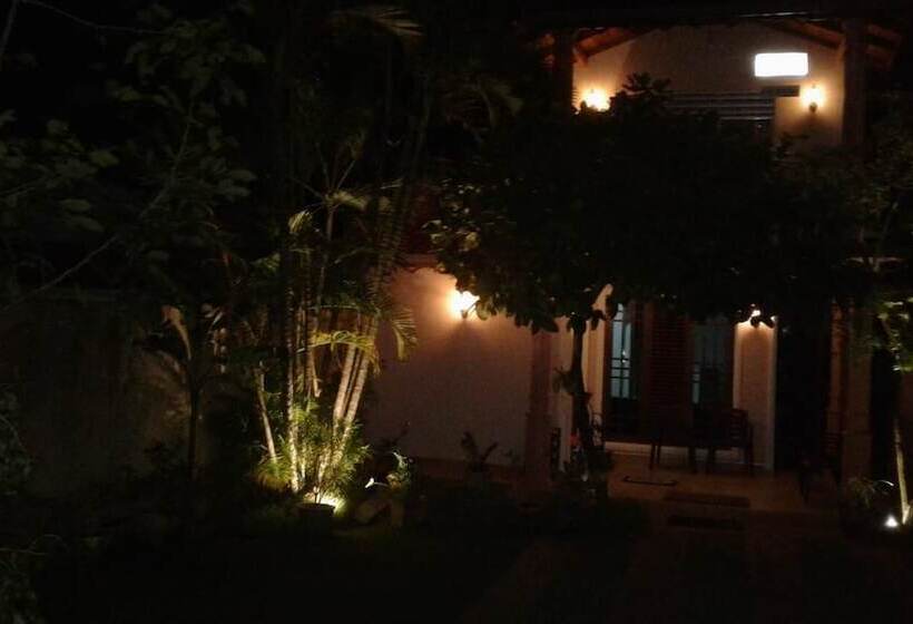 پانسیون Sa Village