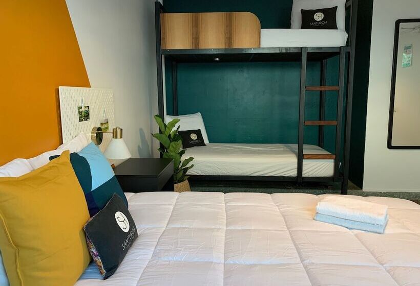 Santurcia Hostel   Adults Only