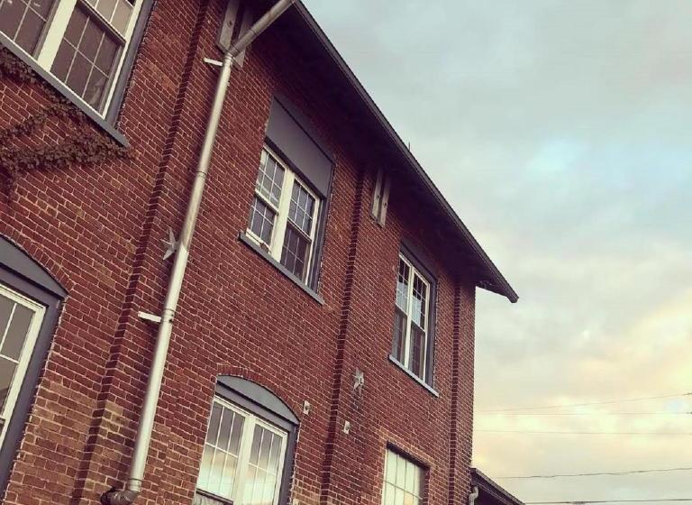 City House Hostel Poconos