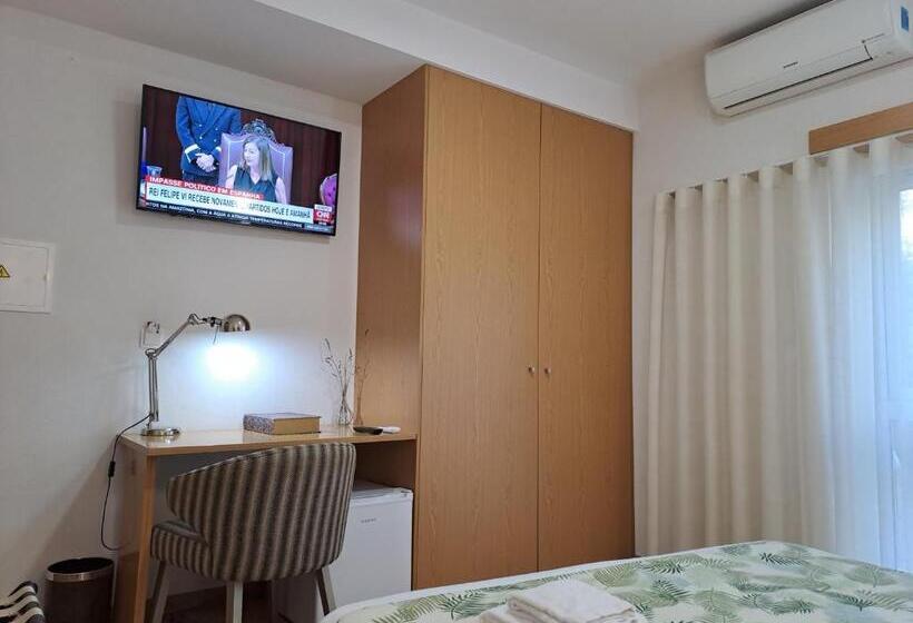 مبيت وإفطار Square