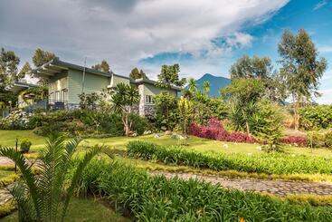 هتل Amakoro Songa Lodge