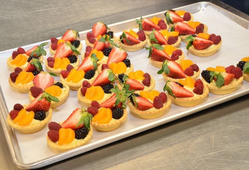 فندق Target Hospitality   Carlsbad Lodge