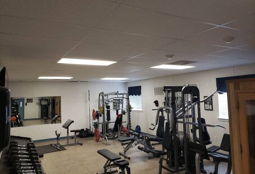هتل Target Hospitality Williams County Lodge
