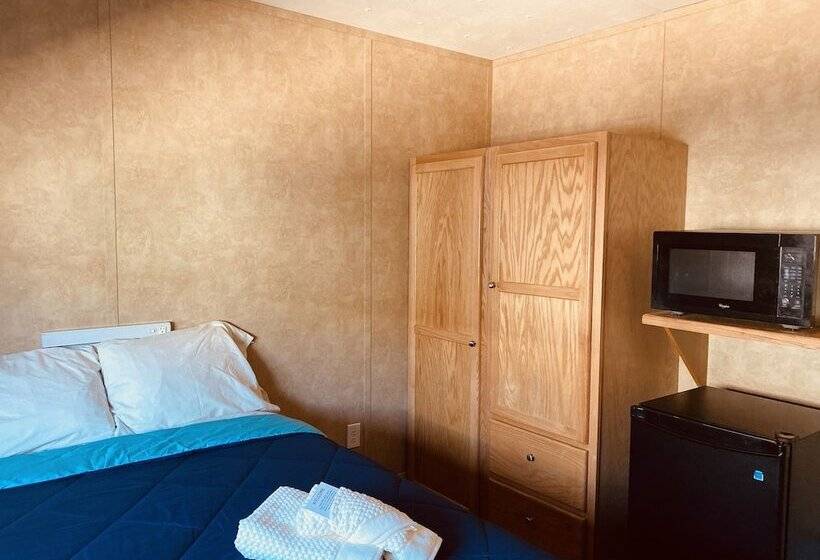 هتل Target Hospitality Williams County Lodge