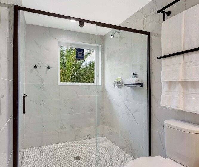 فندق على الطريق Ocean Treasure Beachside Suites