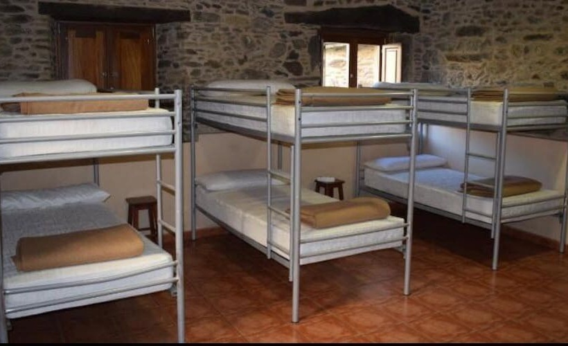 Pensión Albergue Los Caminantes   Hostel