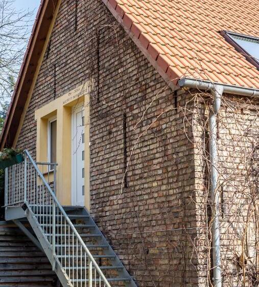 پانسیون Landhof Potsdam