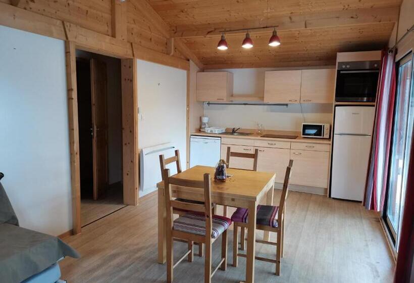 리조트 Les Chalets Du Hautforez