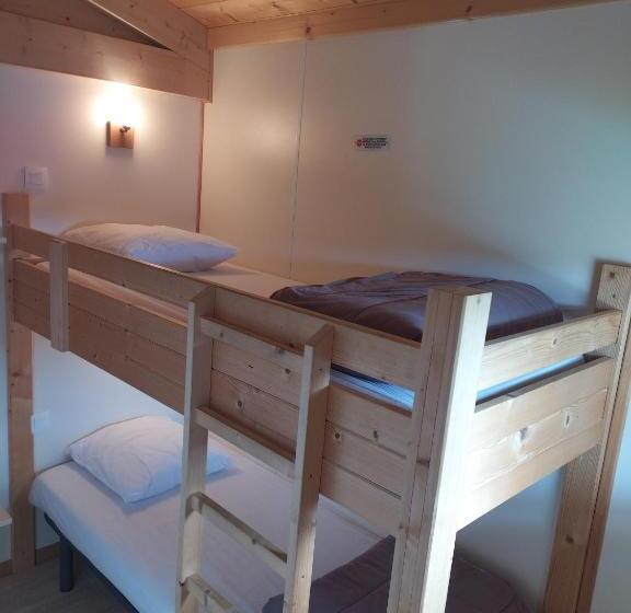 리조트 Les Chalets Du Hautforez