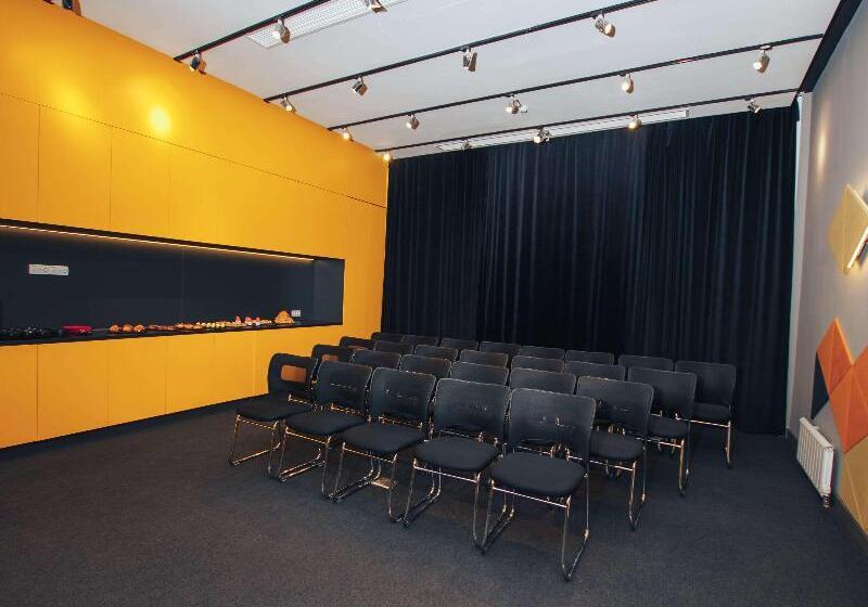 هتل Ibis Aktobe
